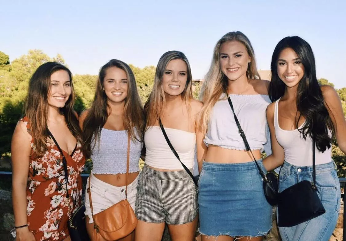 College gals [5] posted by CloggerDylan