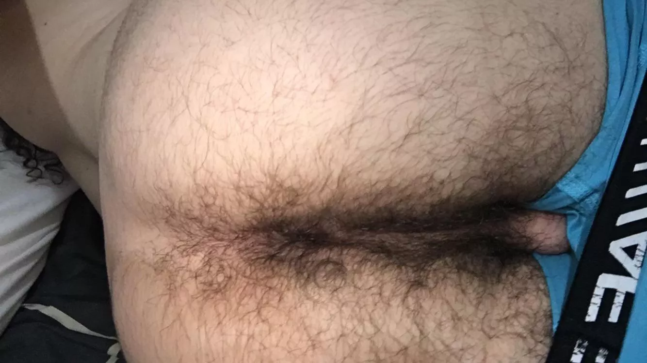 Come bury your face in my sweaty hole and worship me before I go to Hawaii posted by Pigboy98