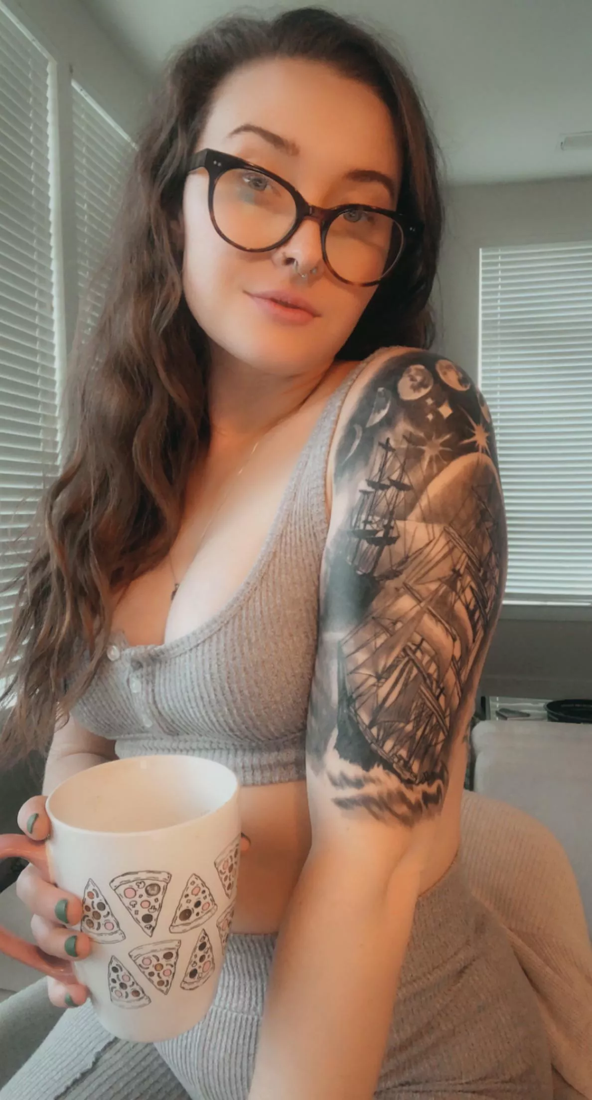 Come drink your morning coffee with me [F26] posted by emilybb99