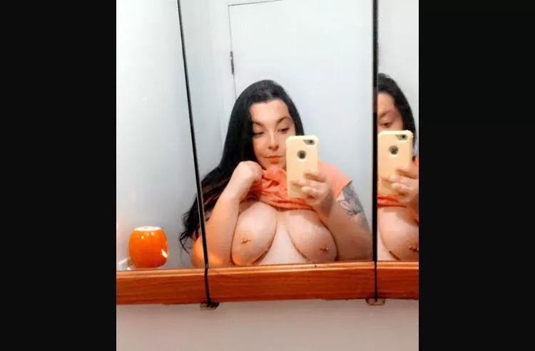 Come eat my pussy😉 posted by emikoxo