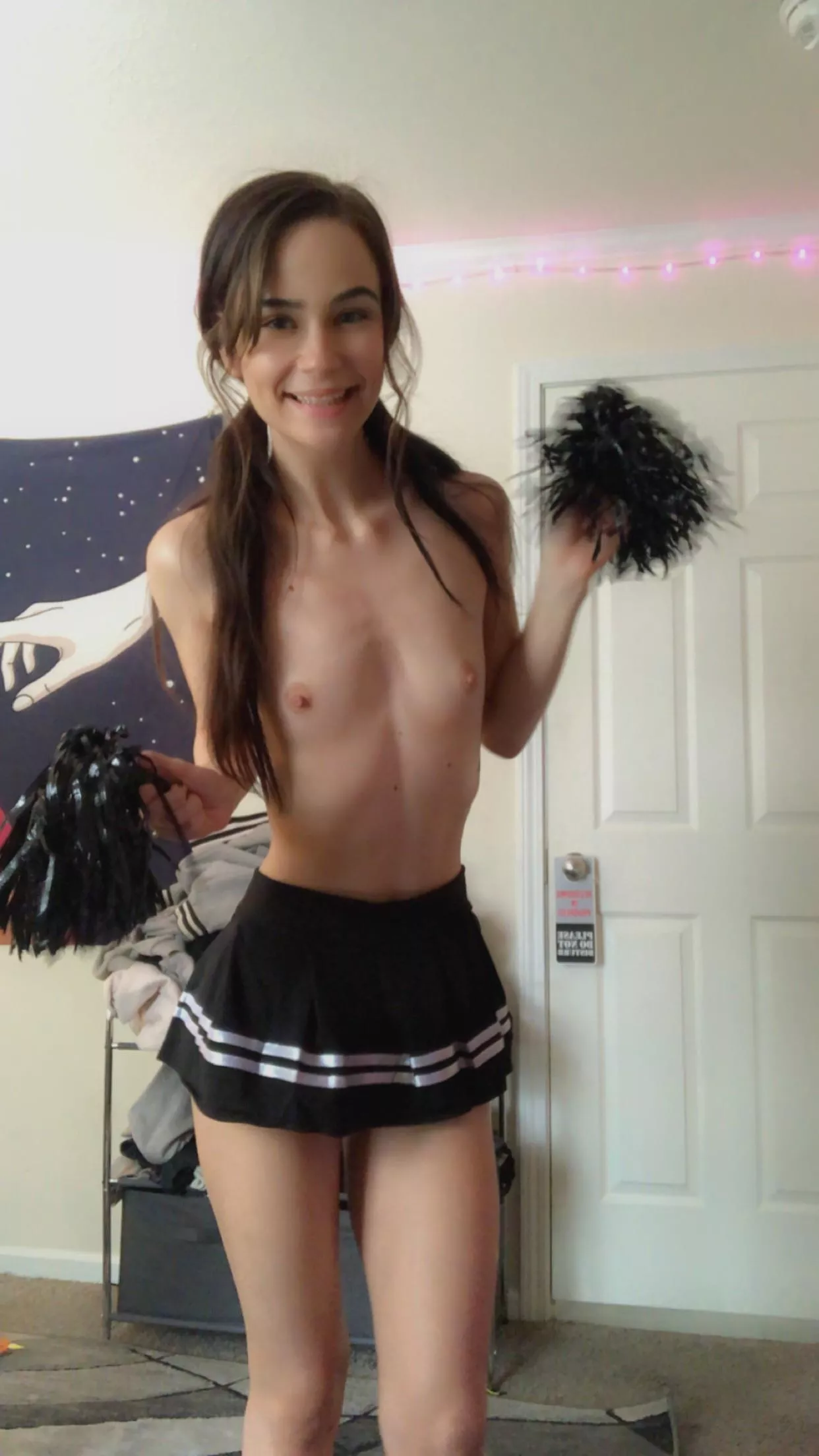 Come fuck a cheerleader ;) posted by NovaNsfw