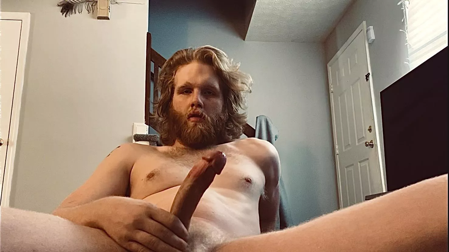 Come play with my hair and sit on my lap😉 posted by Bakedman22567