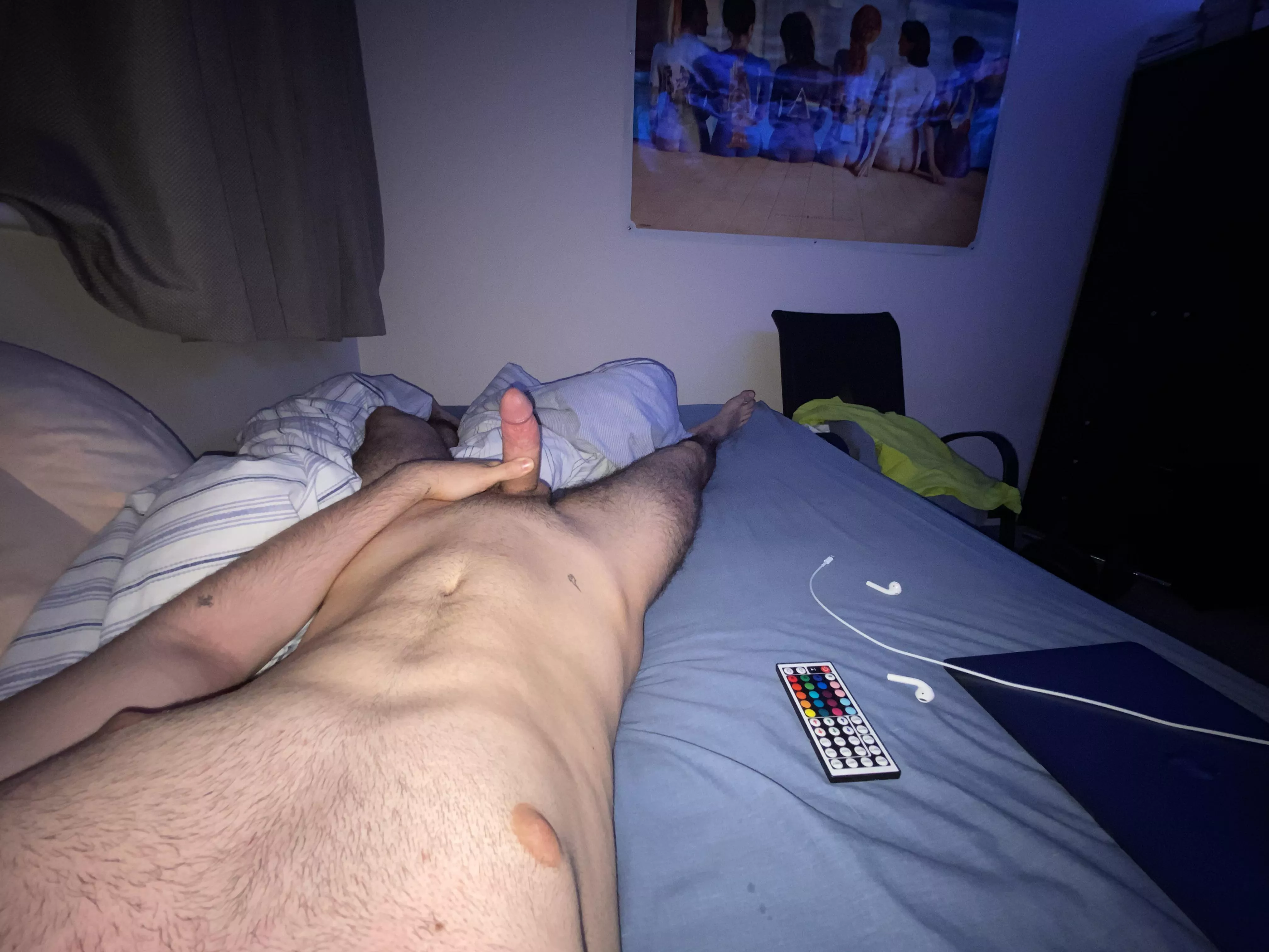 come sit on my dick bro posted by andreeash_89