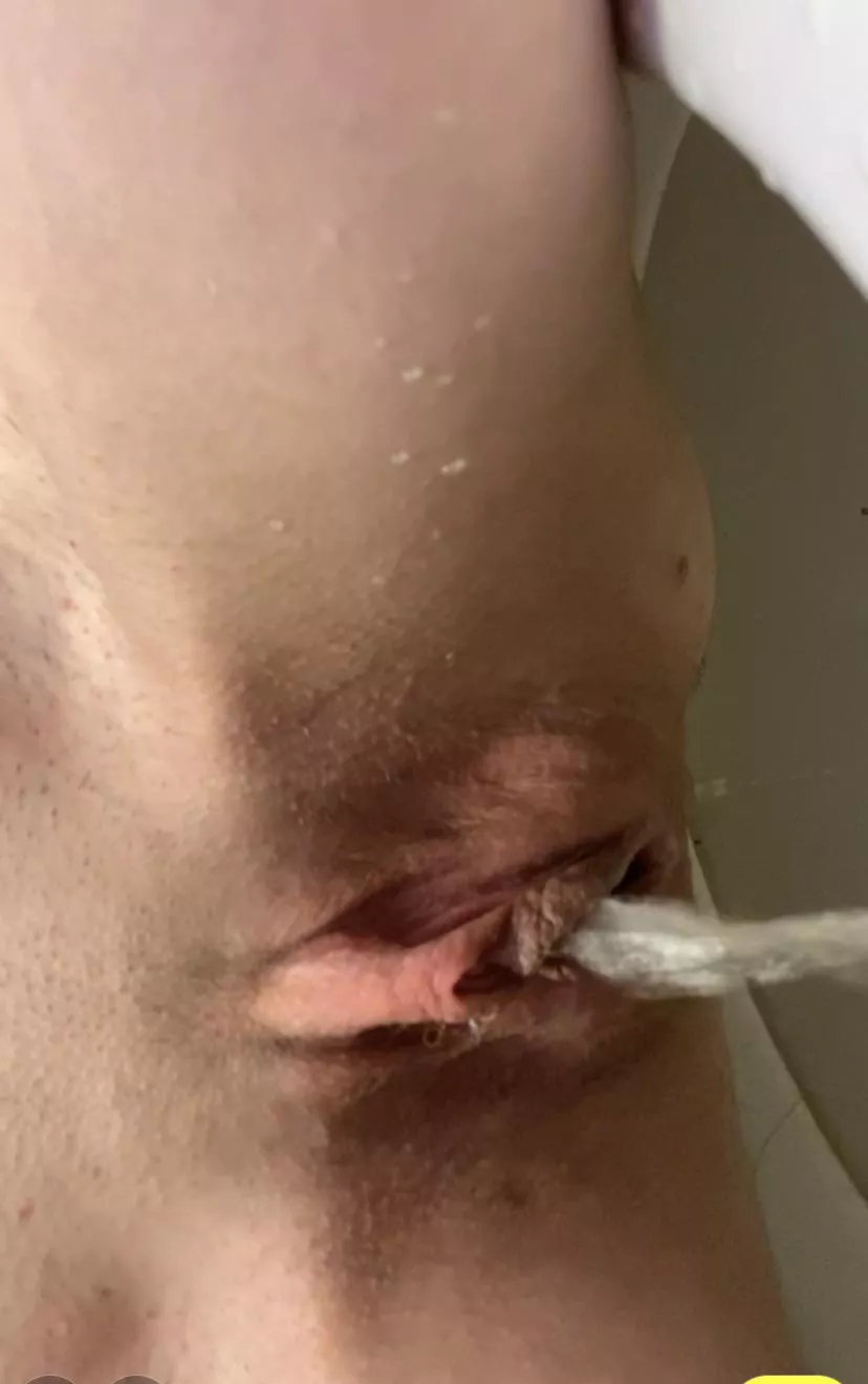 Come watch me piss daily on my private 👻💋 CALAZILLA 👻💋 I piss outdoors and in public I love playing with my pussy and pissing for you to watch 🤩🤤🍭 posted by juicyxeet