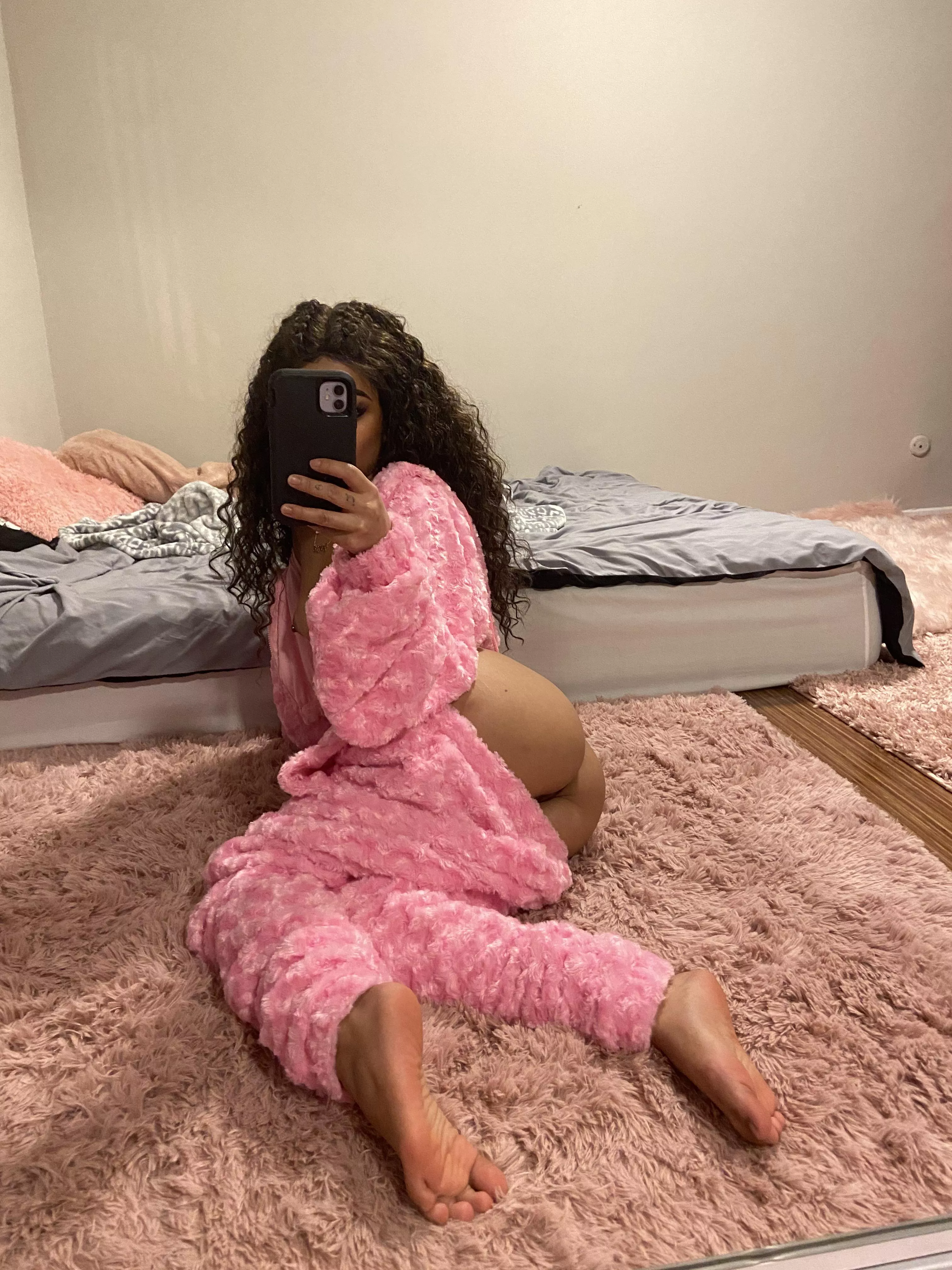 Comfy af ðŸ’“ðŸ‘ðŸ¦¶ðŸ¼ posted by [deleted]