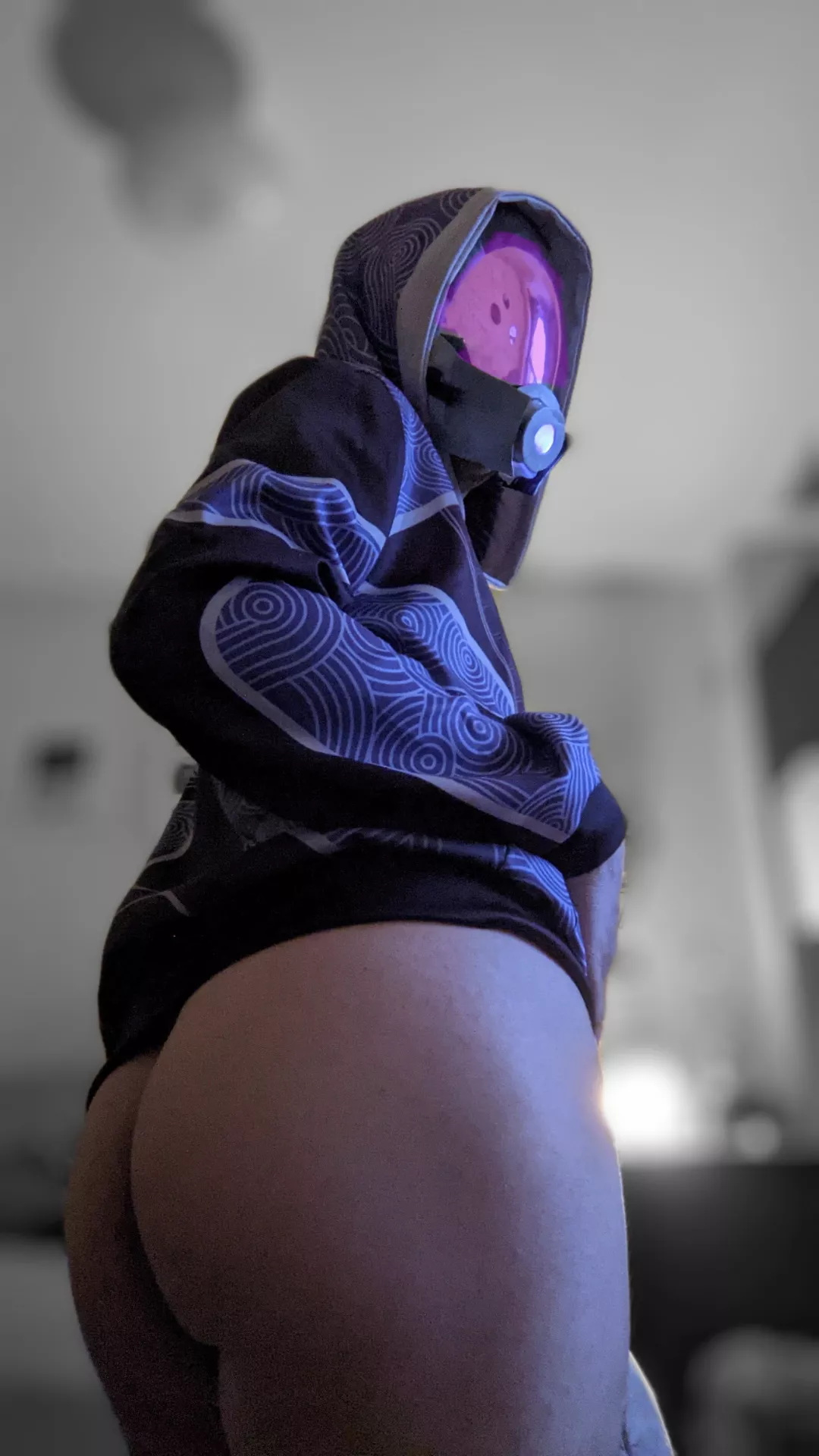 Commander, Tali is waiting in your cabin (self) posted by quarianstagram