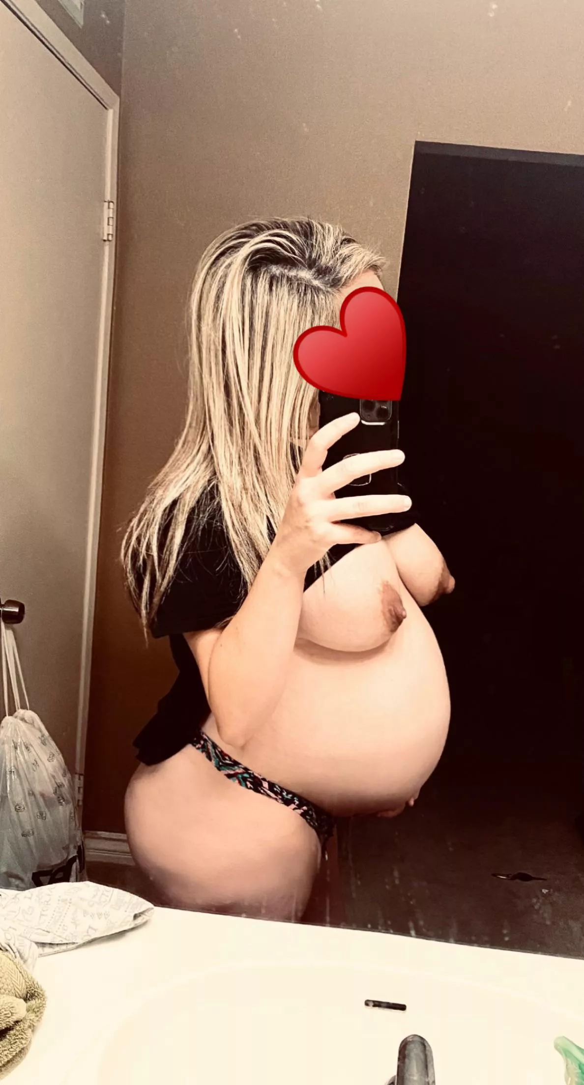 confession: I love being pregnant cause I’m always so horny! Who loves fucking pregnant girls? 🤤 posted by Ok-Artichoke2630