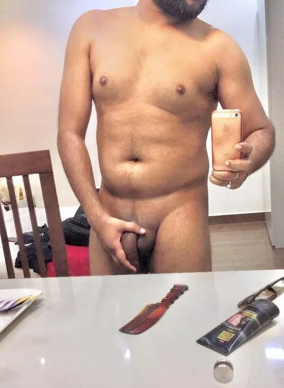 connect me on my social media mentioned in bio to know me more (I prefer FAT CURVES) posted by huge_d_friend