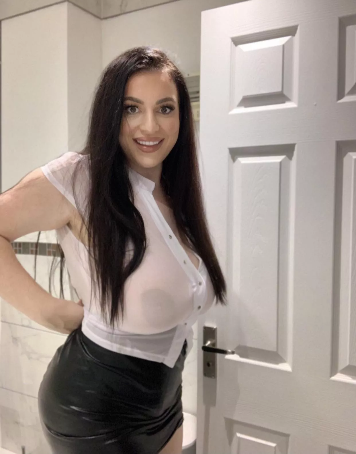 Could I be your braless sexy secretary ? posted by JasmineJamesX_