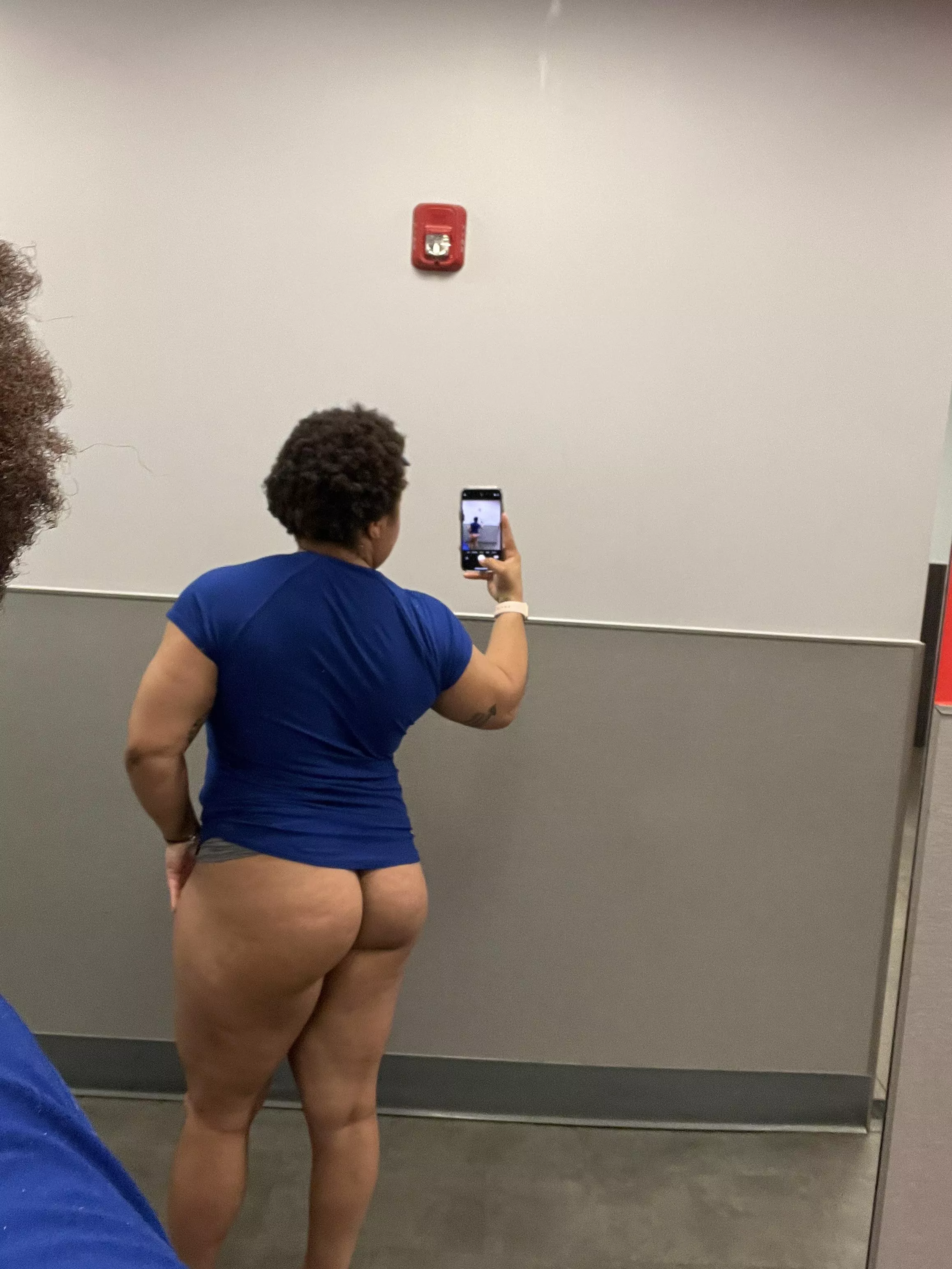 Could you focus on your workout if you saw my ass at the gym? posted by awholemessadessa