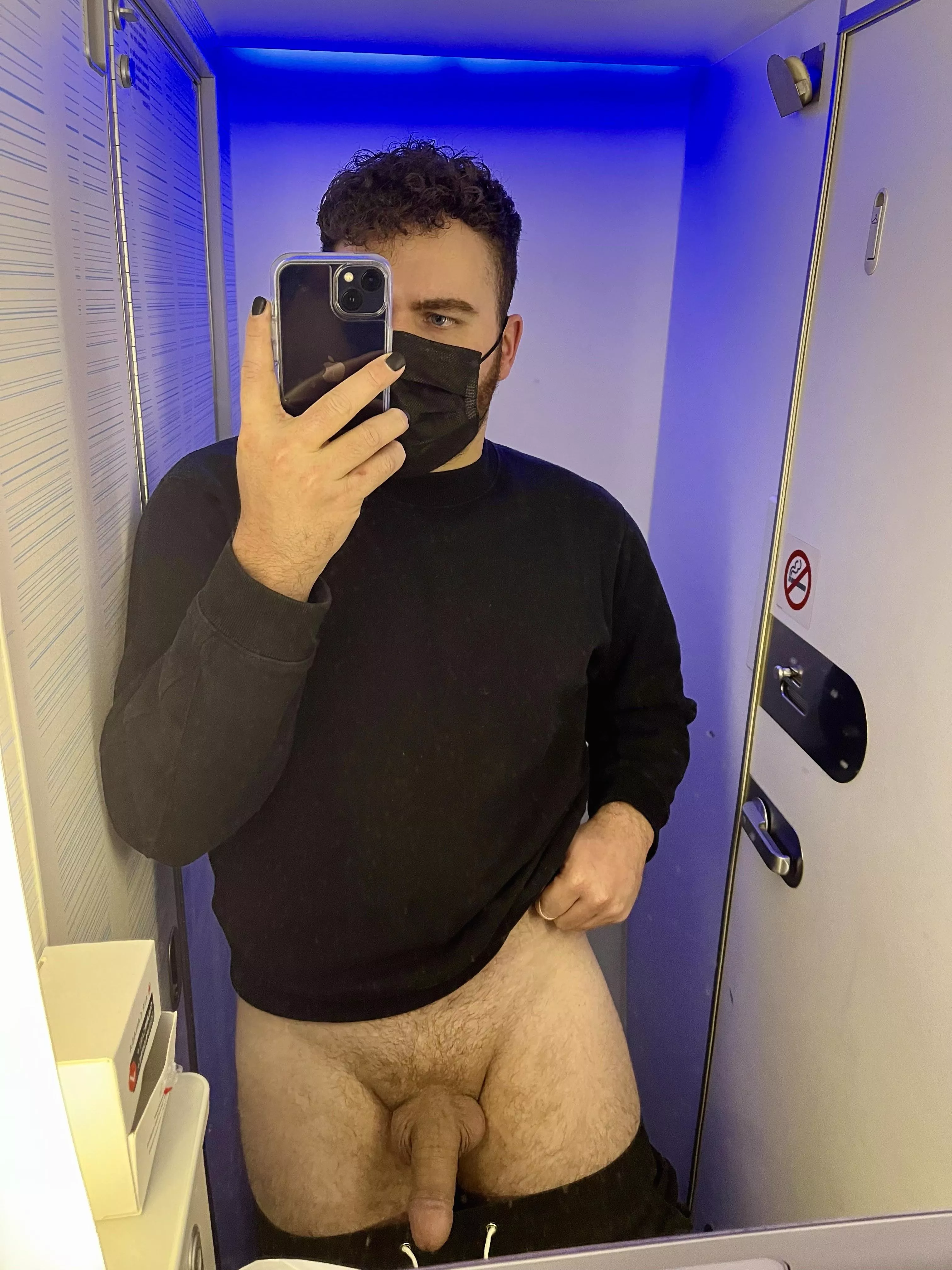 couldn’t resist the urge to capture an airplane nude ! posted by xgayastronautx