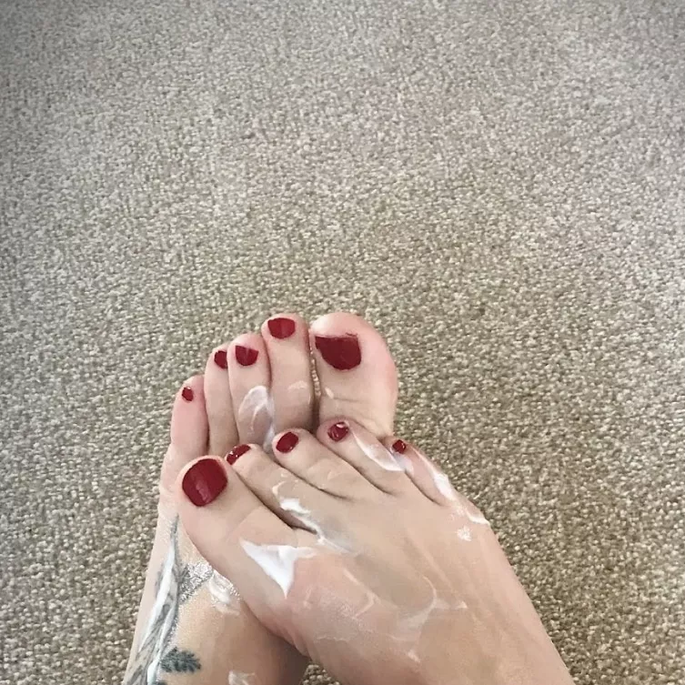 Cream applied, who's rubbing it in for me? 👣 posted by obnoxart