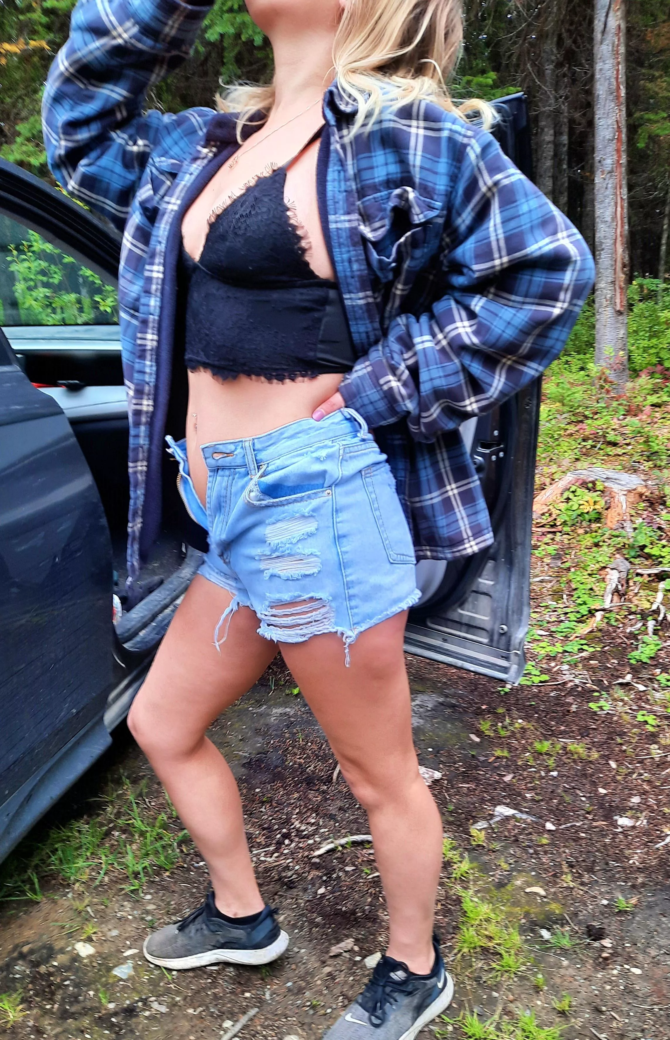 Croptop and jeanshorts posted by LilahRose99