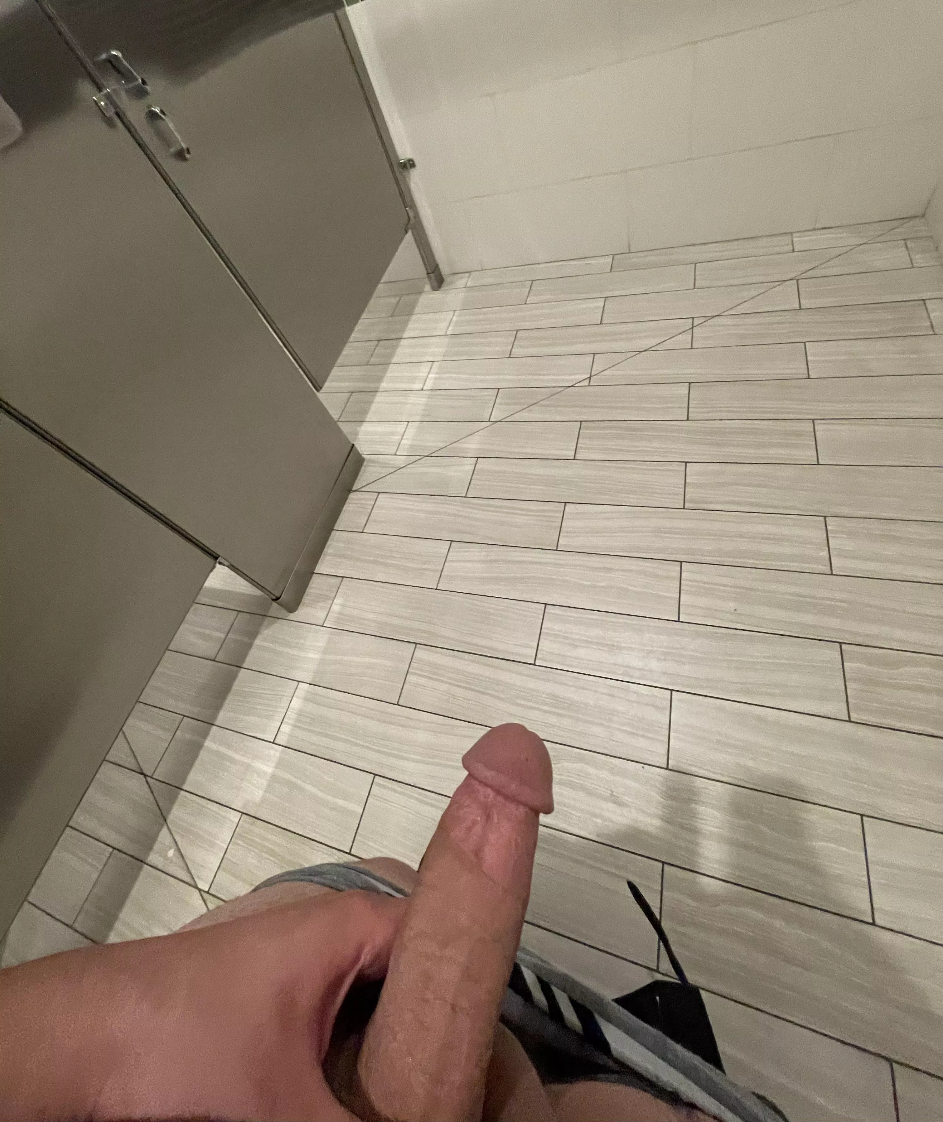 Cruising in a restroom 🚽 👀 posted by Last-Bluebird