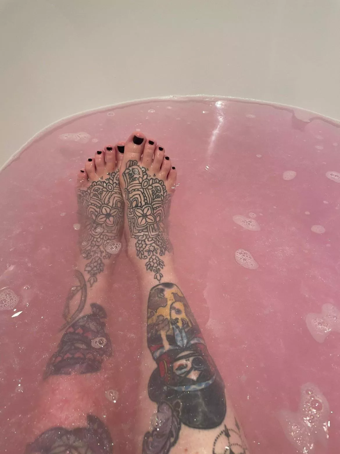 Cum join me in the bath. posted by gracejonesprn