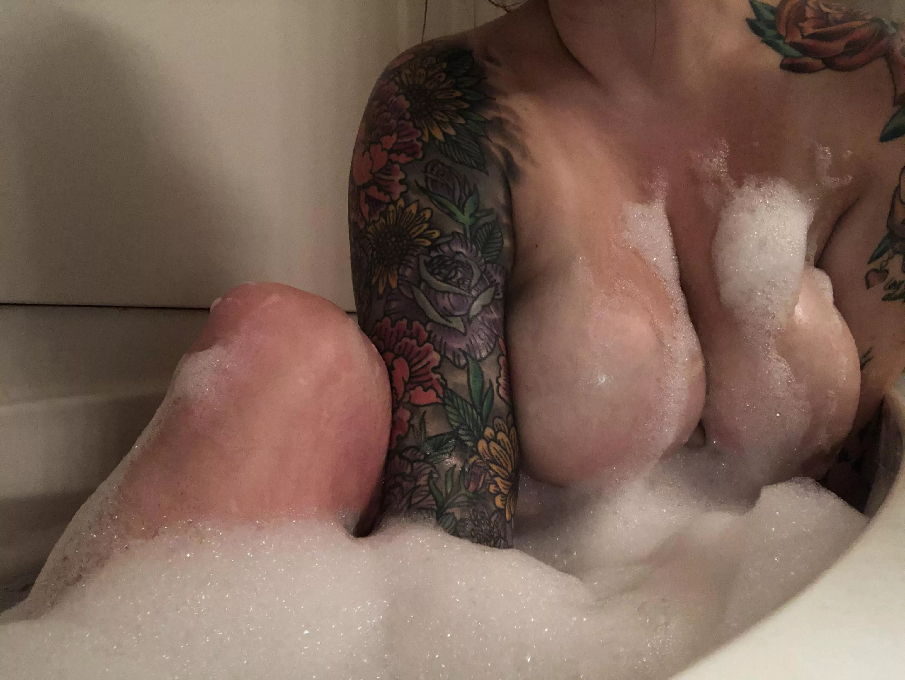 Cum join me on my OF for some explicit content 💋💦 OF: scarletton posted by Scarlettonxo