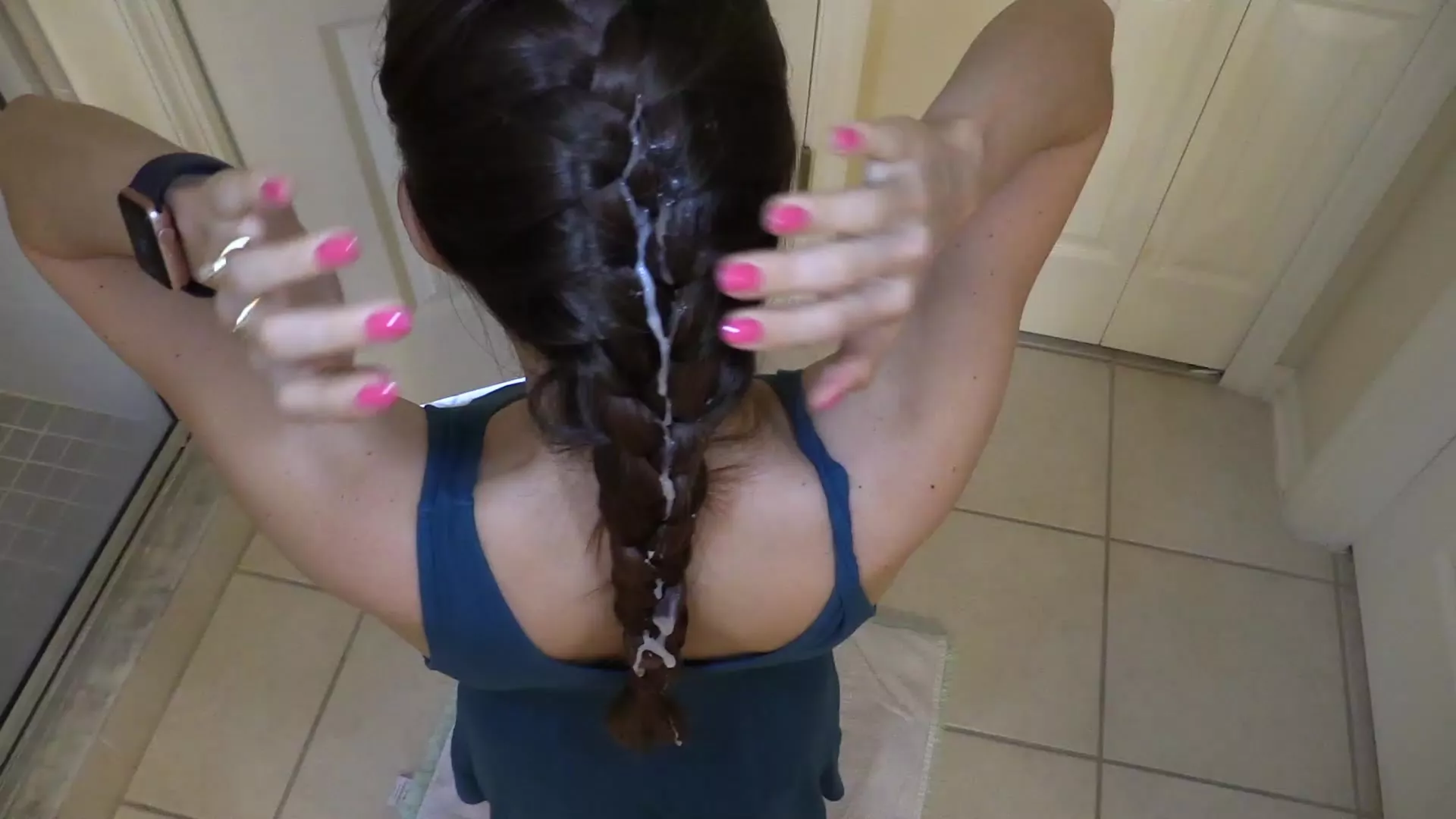 Cum on her braid from lelulove posted by Vader993