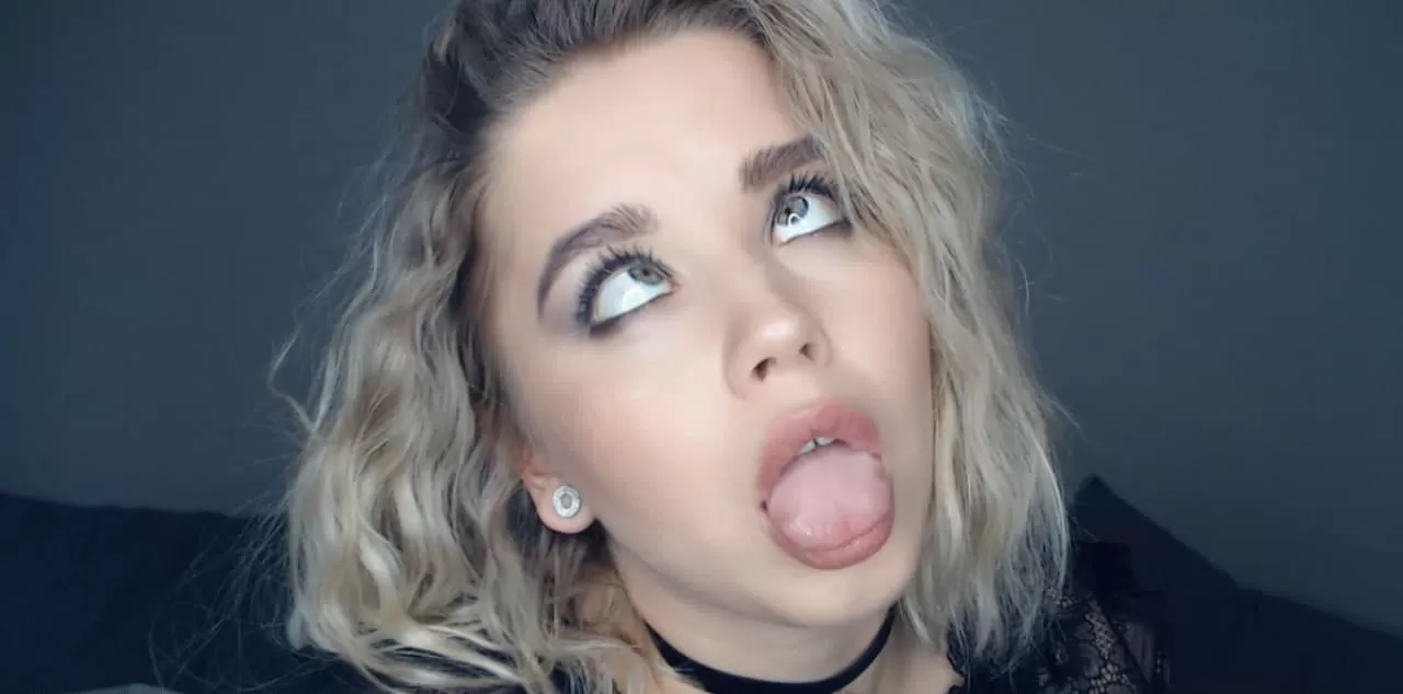 Cum On My Tongue Daddy! 👅💋 posted by annacutiemiles_