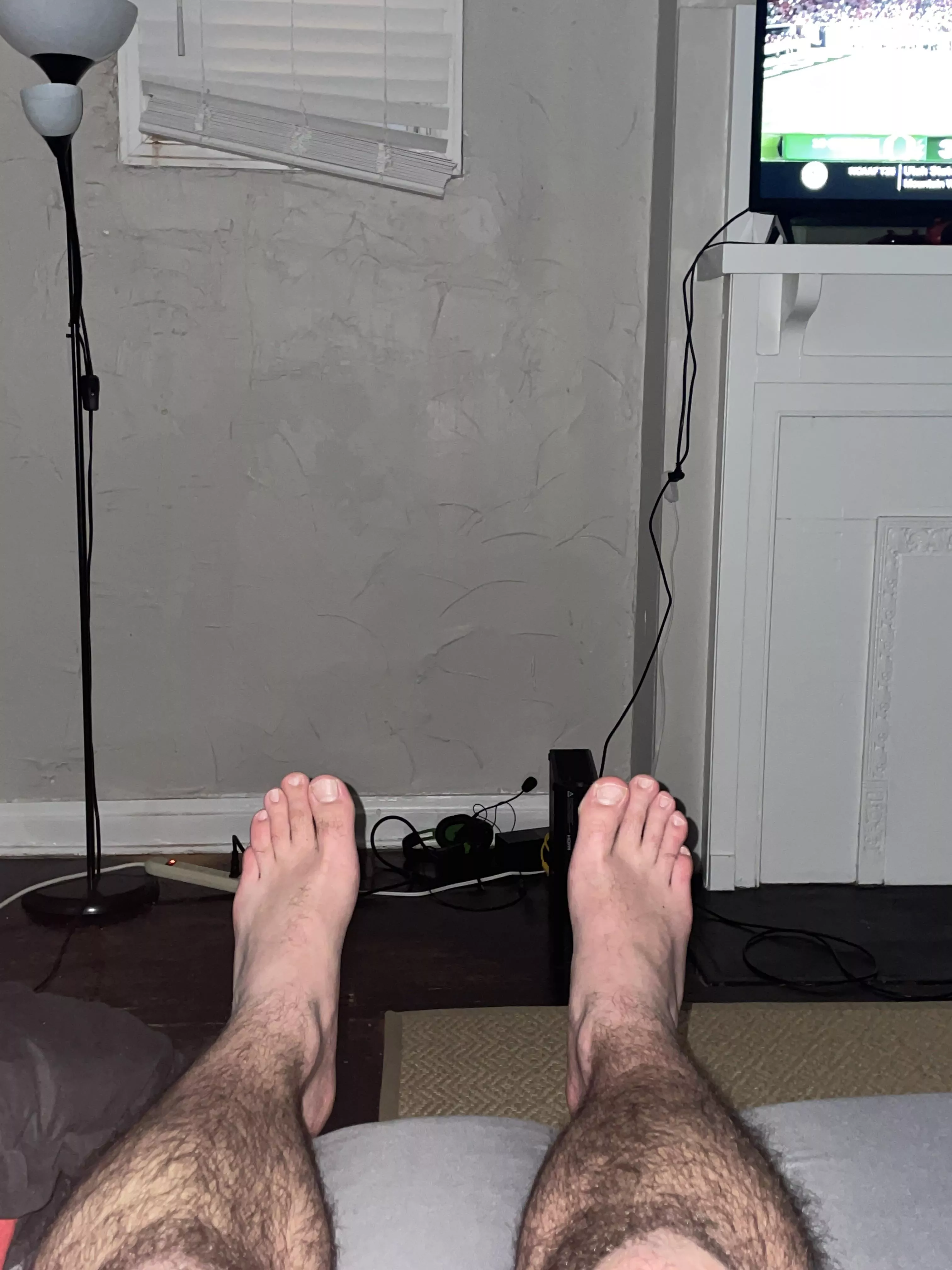 Cum rub my feet after work posted by haslub99