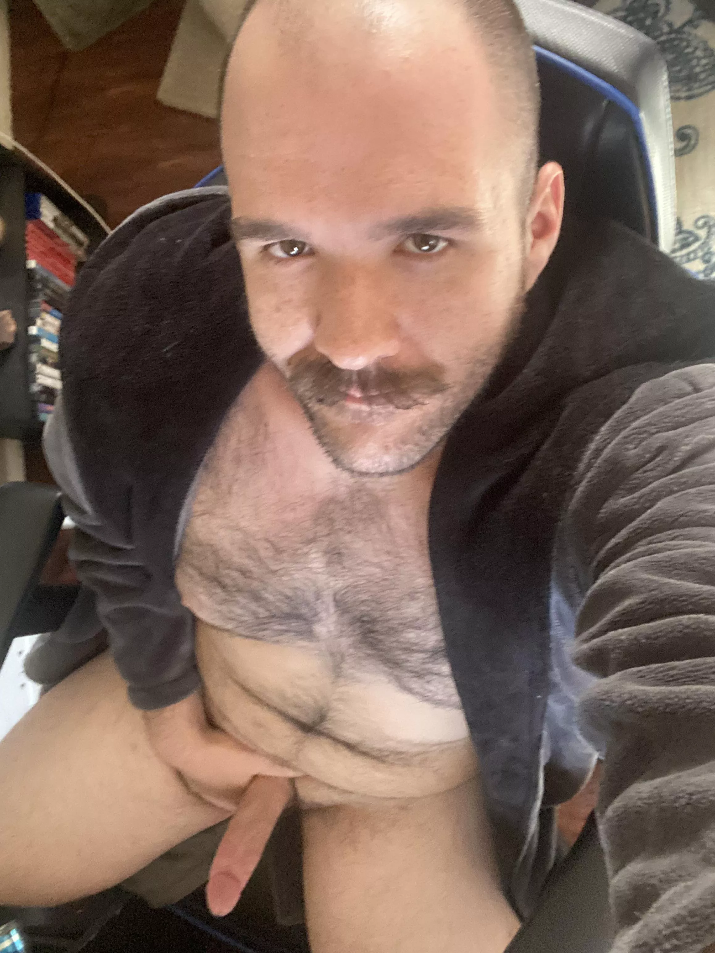 Cum sit on daddyâ€™s lap posted by Burt125