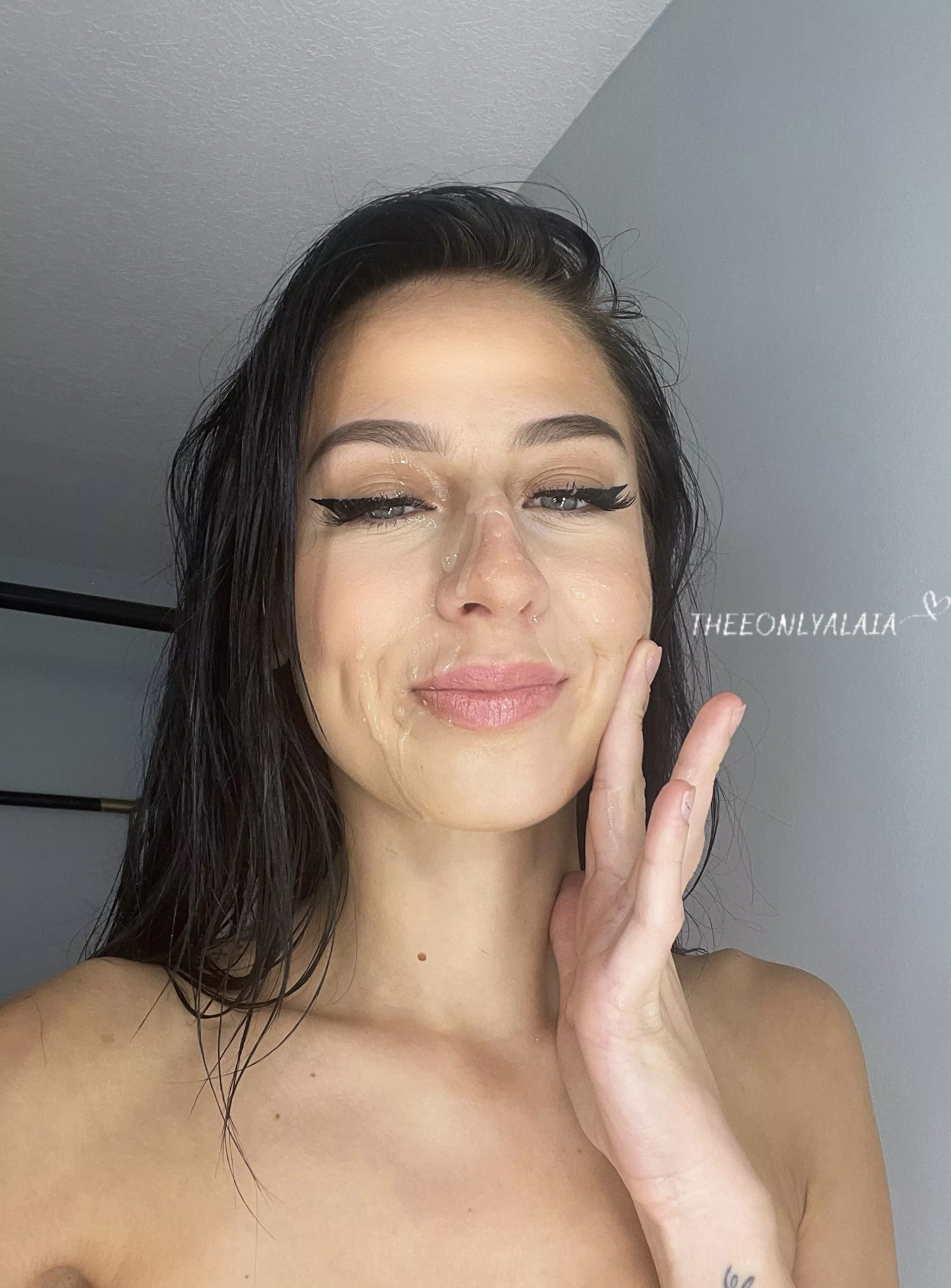 cum slut posted by alaiarosee