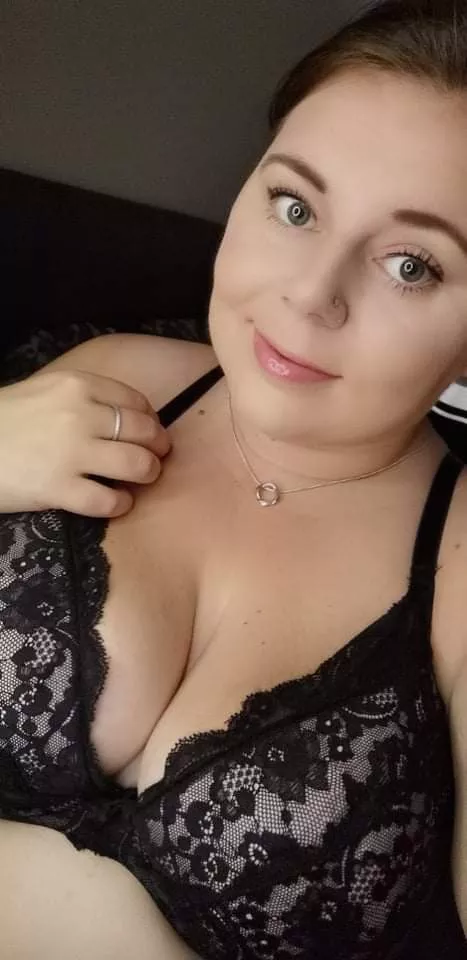 Curious to know how many of you would kick me out of bed... (F) (UK) posted by j93x_uk