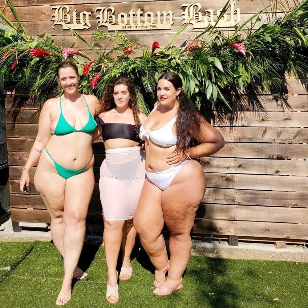 Curvy threesome in bikinis posted by Udderluvr2020