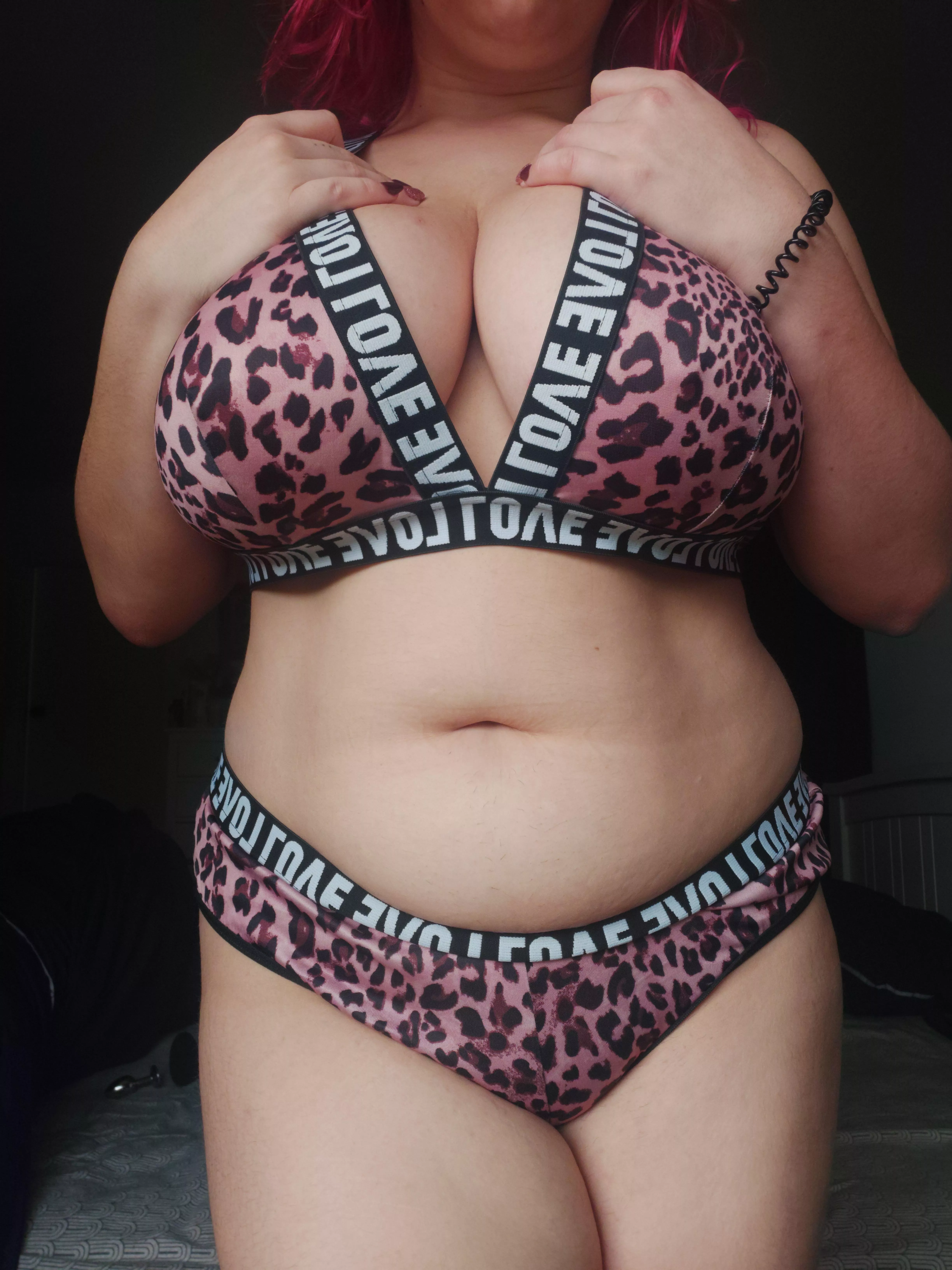 Cute and chubby posted by joyhasbigboobs