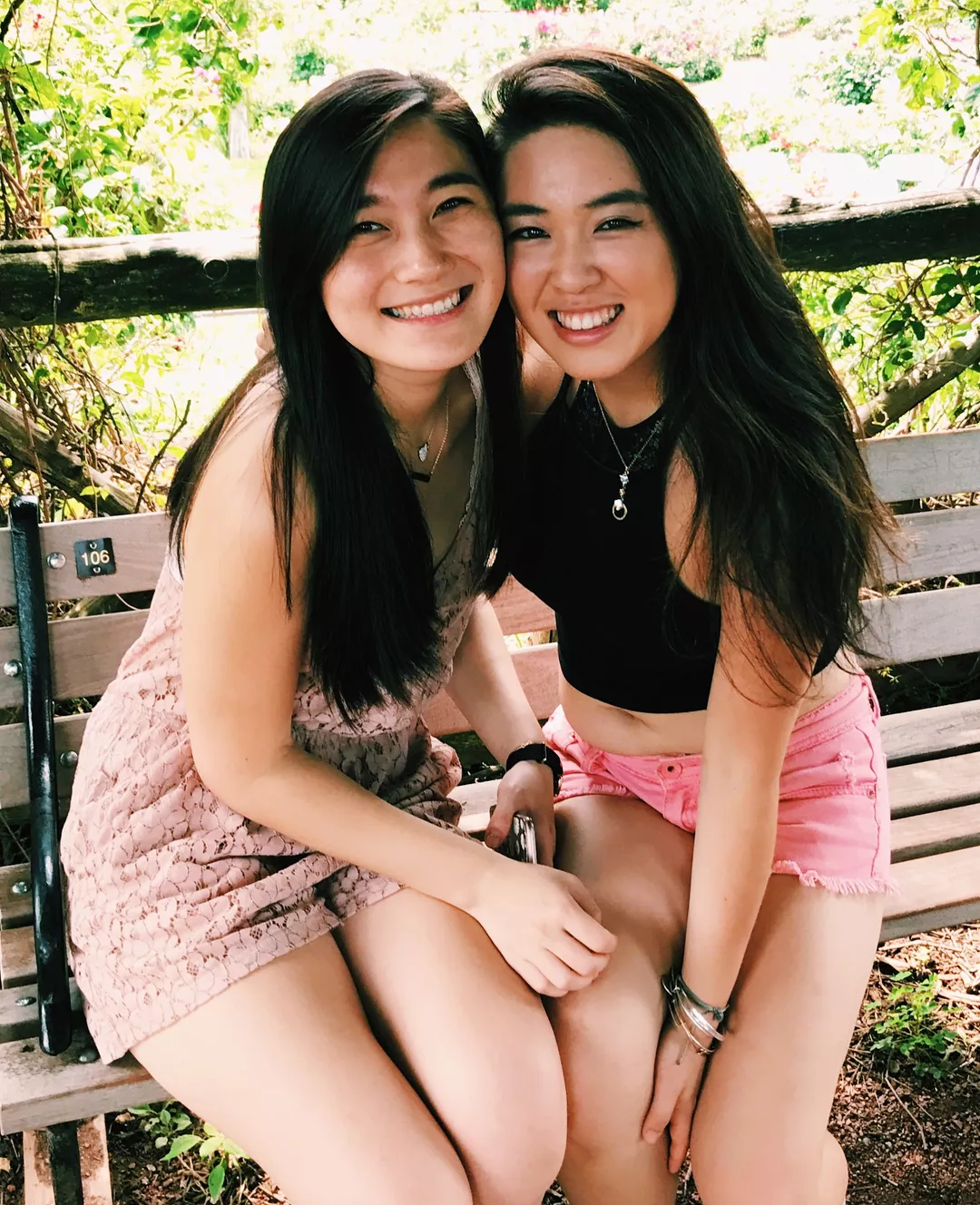 Cute Asian Duo posted by ZeheverzingVotazione