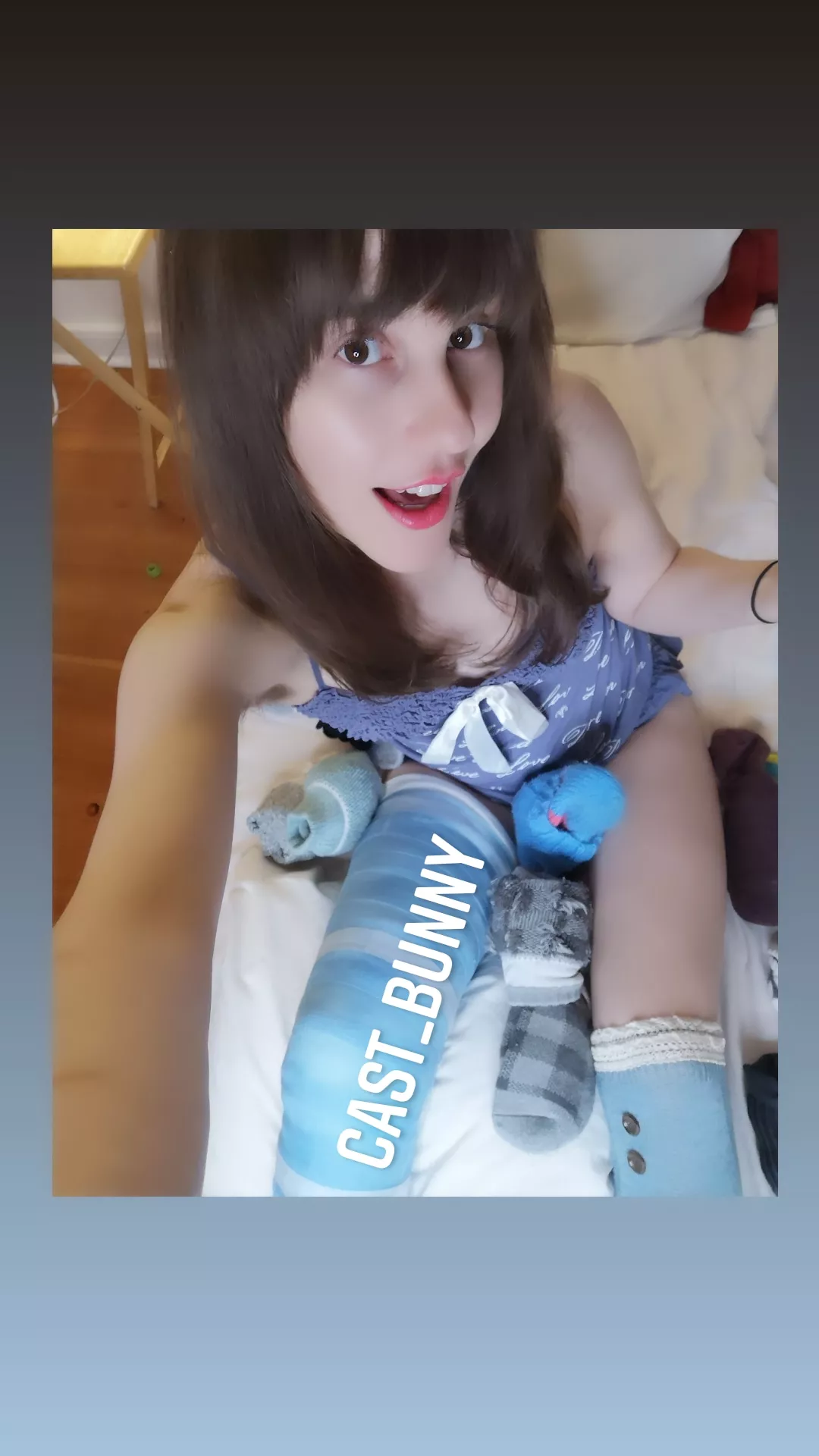 cute sock try on + naught toy session ðŸ’¦ðŸ”¥ both in a long leg cast! posted by Cast_Bunny