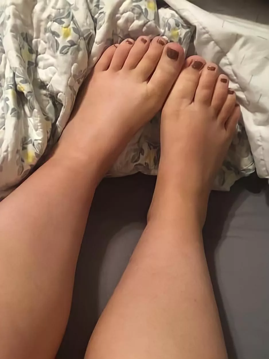 Cute Tan Tootsies!😜 posted by ToesSuckerFeetFucker