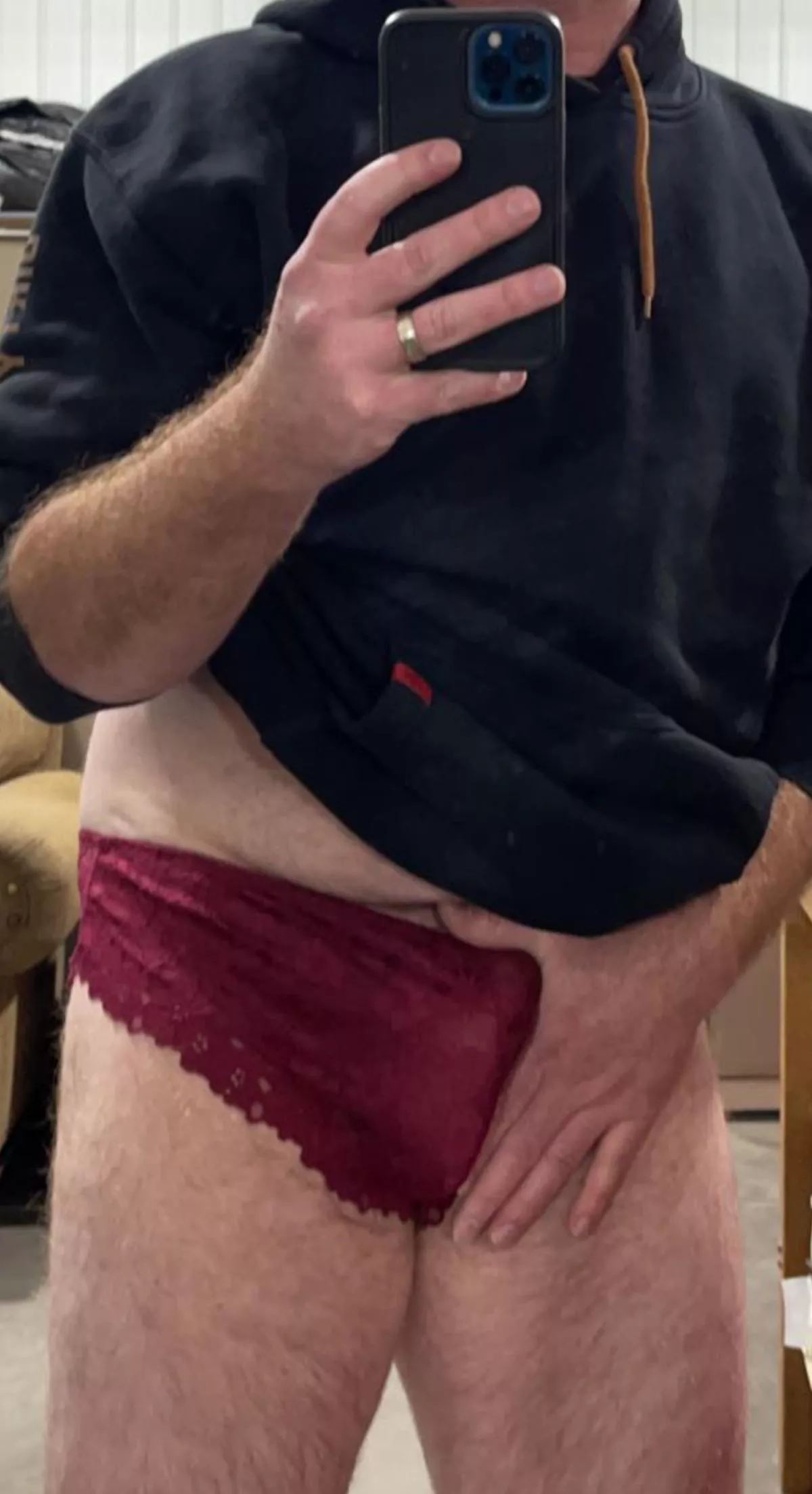 Dad bod - Mom panties posted by MagnificentSeven1982