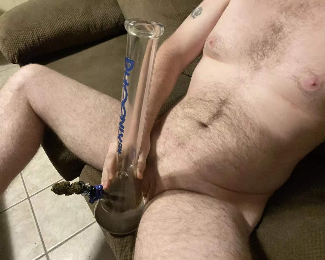 Daddy long bong [M] posted by Vintage_Reissue_88