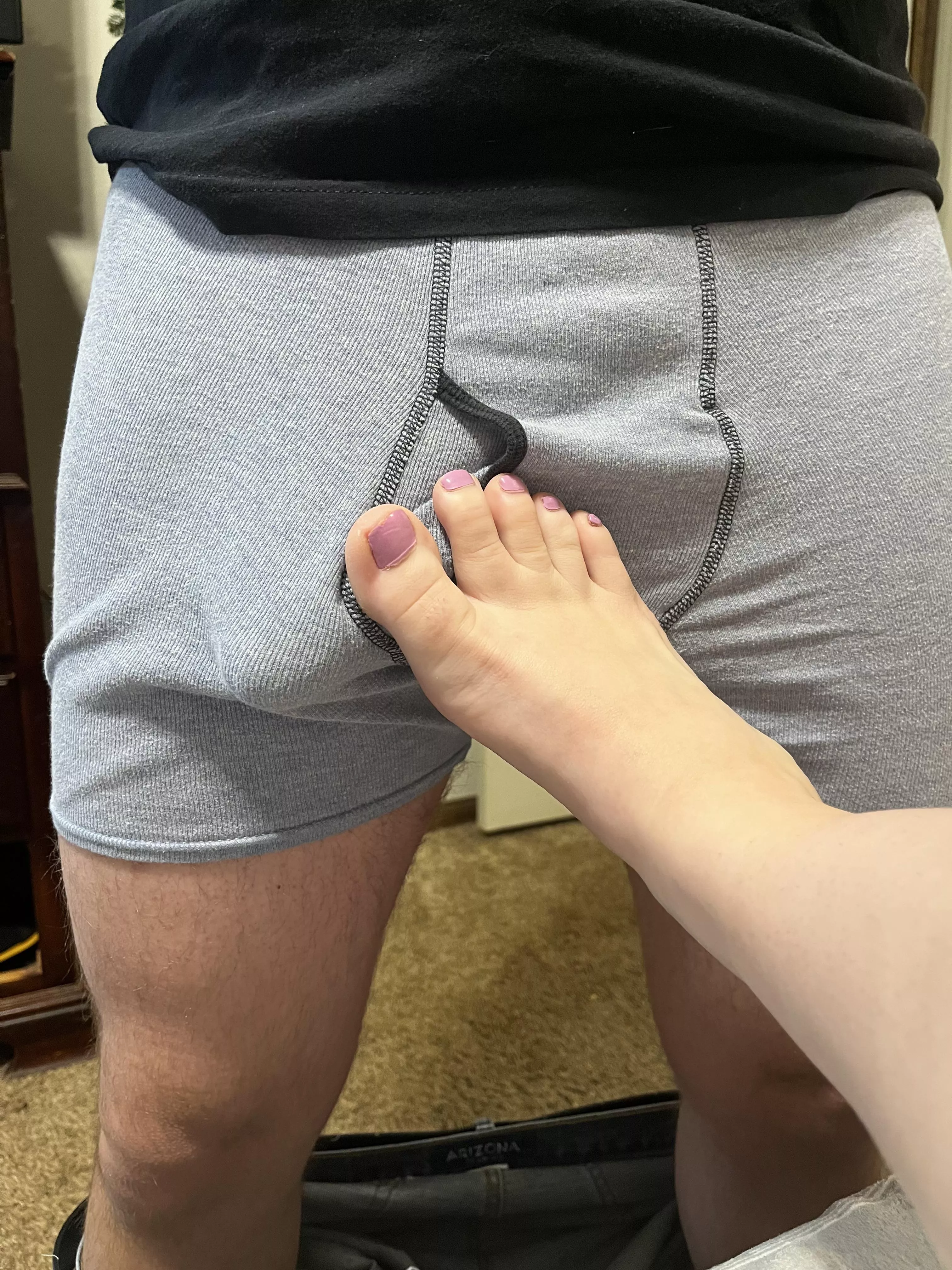 Daddy loves when I rub his hard cock with my feet 💦 posted by Blondieee711