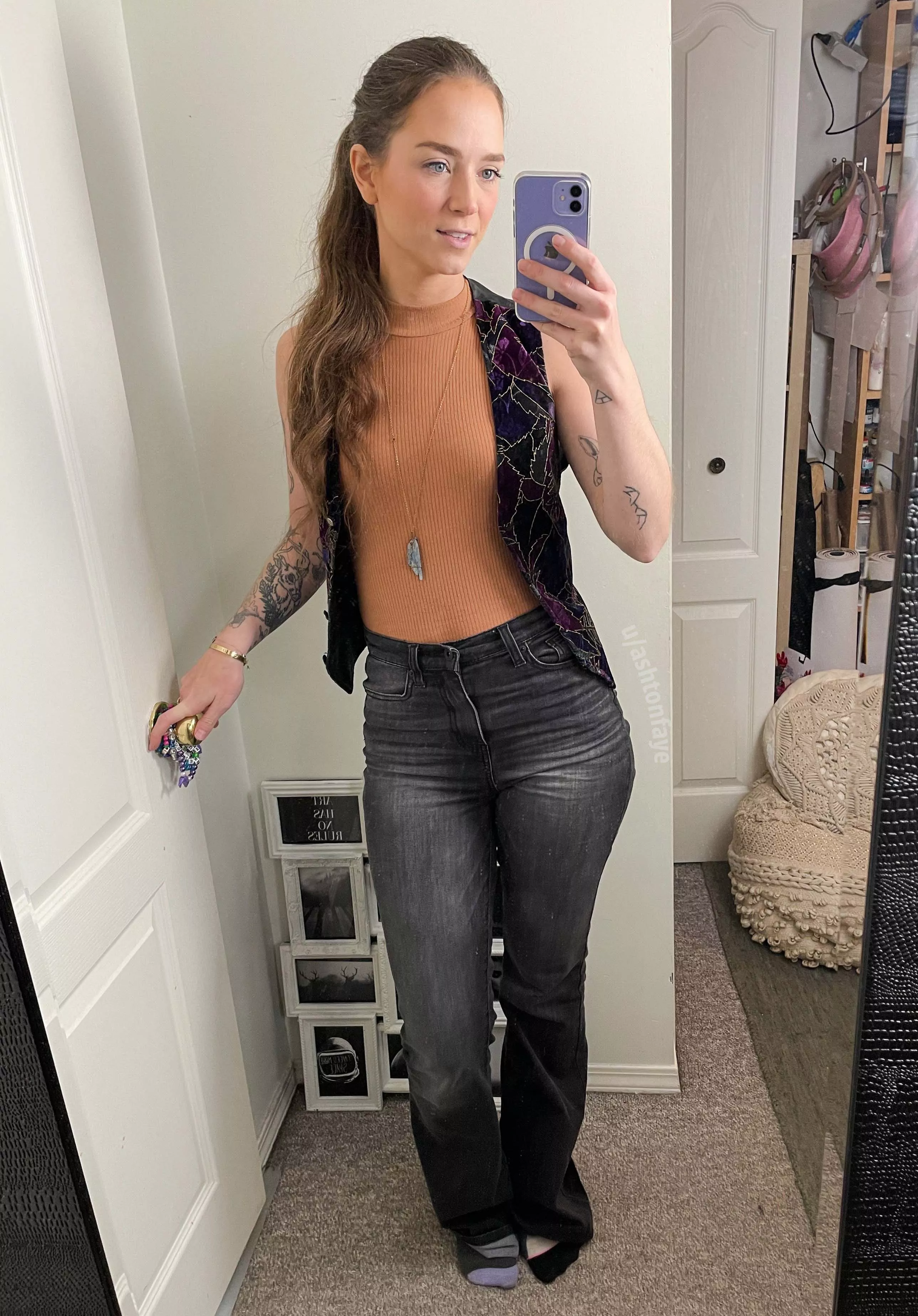 Dark wash jeans are a vibe posted by ashtonfaye