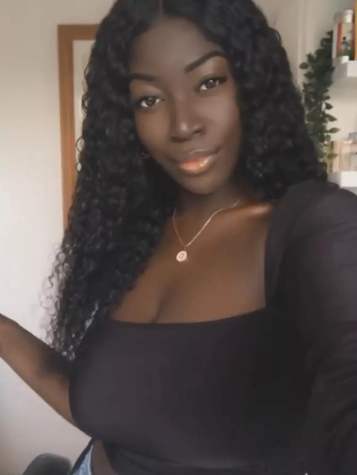 Darkskin babe posted by YouShouldCryMore