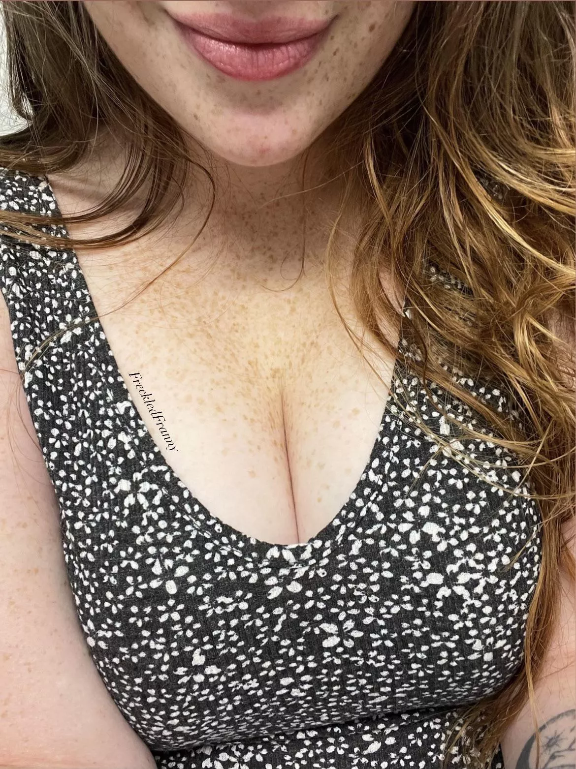 Date night cleavage 🖤 posted by FreckledFranny