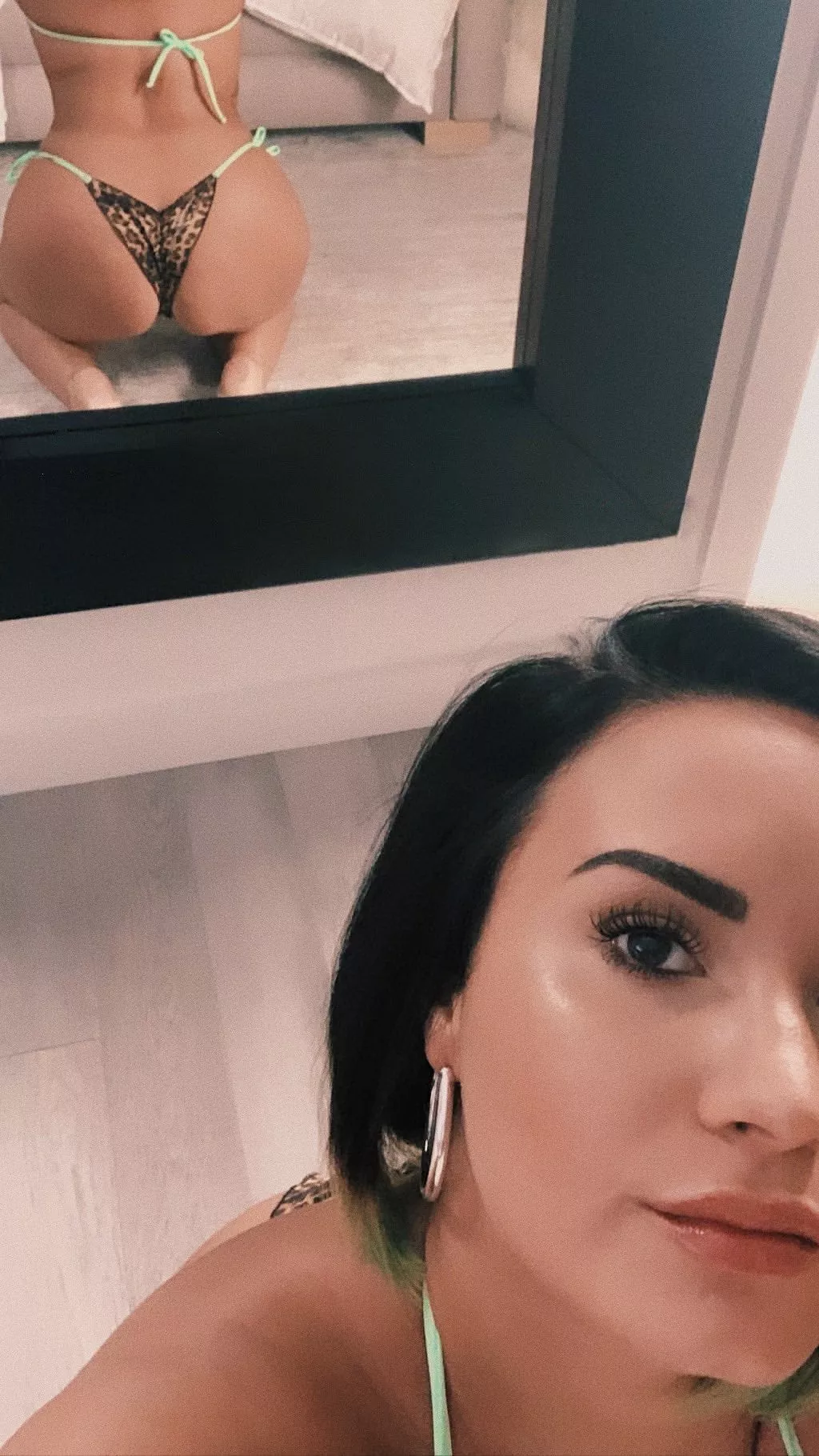 Demi Lovato posted by High_Mind