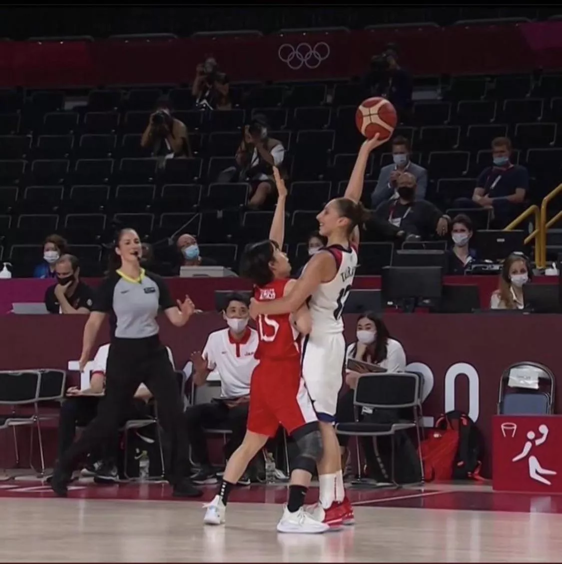 Diana Taurasi 6 foot posted by Theturtlehermit2000