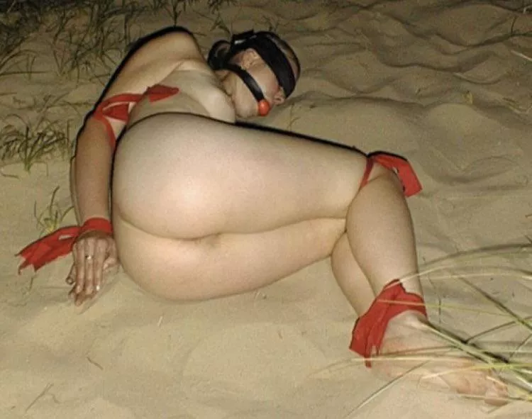 Didn’t expect to be in bondage at the beach did she posted by 69Sammie69