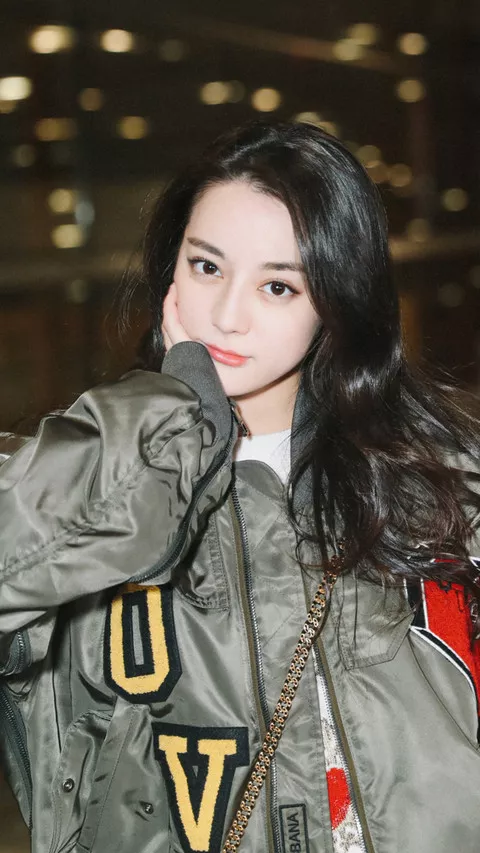 Dilraba Dilmurat posted by aDead_crow