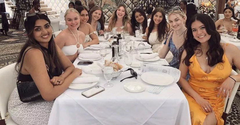 Dinner with 9 sexy girls posted by KennyKash92