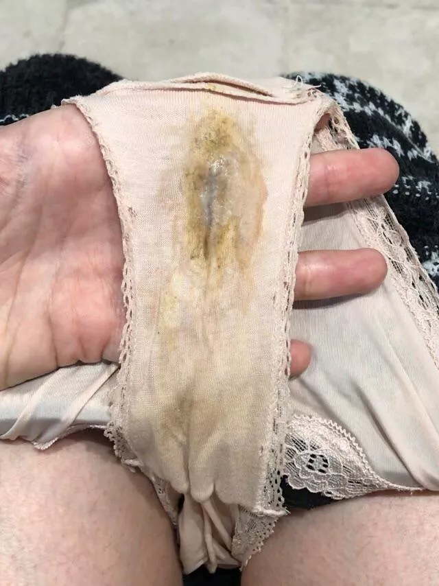 Dirty.. dirtier.. my panties 🤤 posted by babyfairyelle