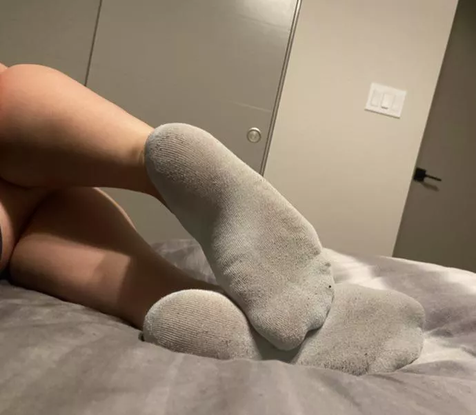 Dirty socks on the bed 🤭 posted by Realistic-Olive-9974