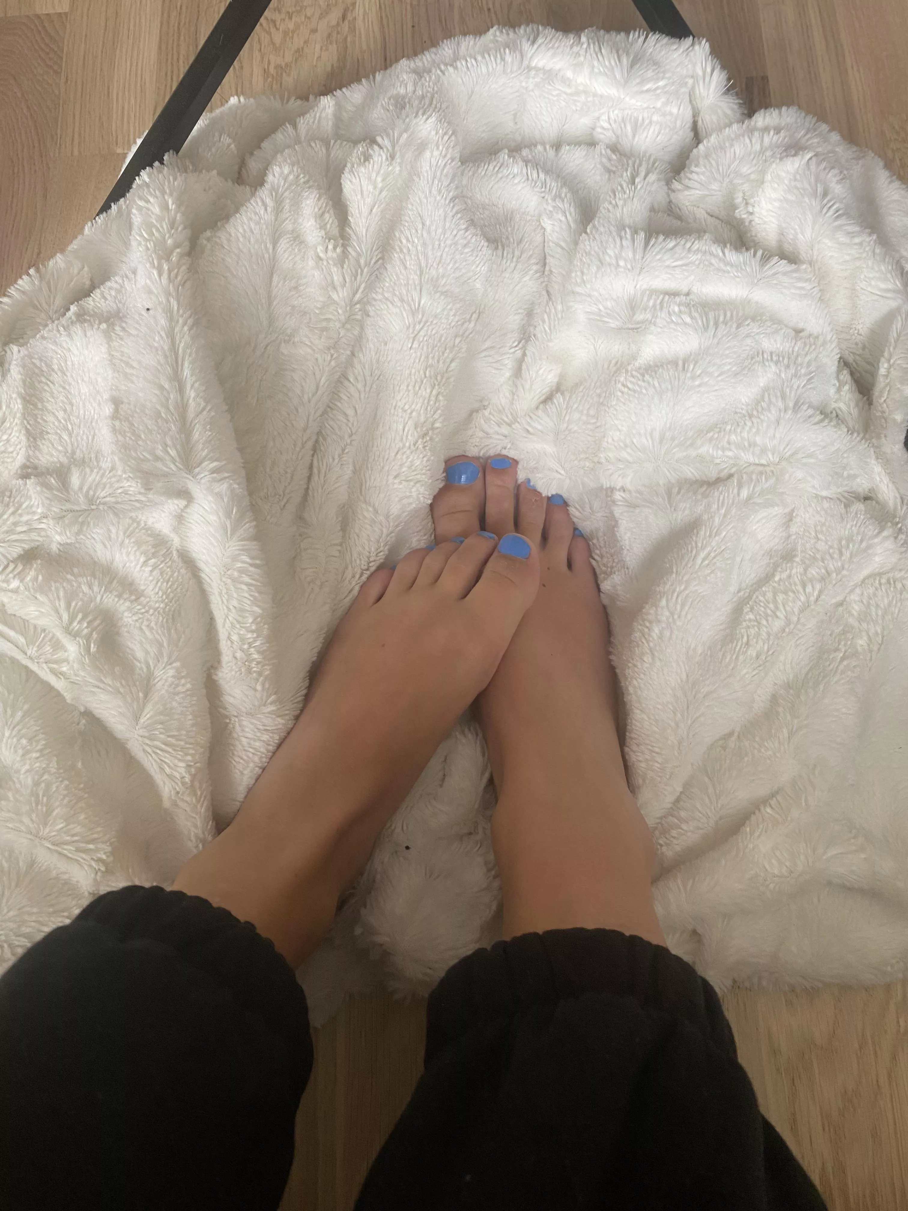 dms/pms welcome! posted by sexyfeet_123