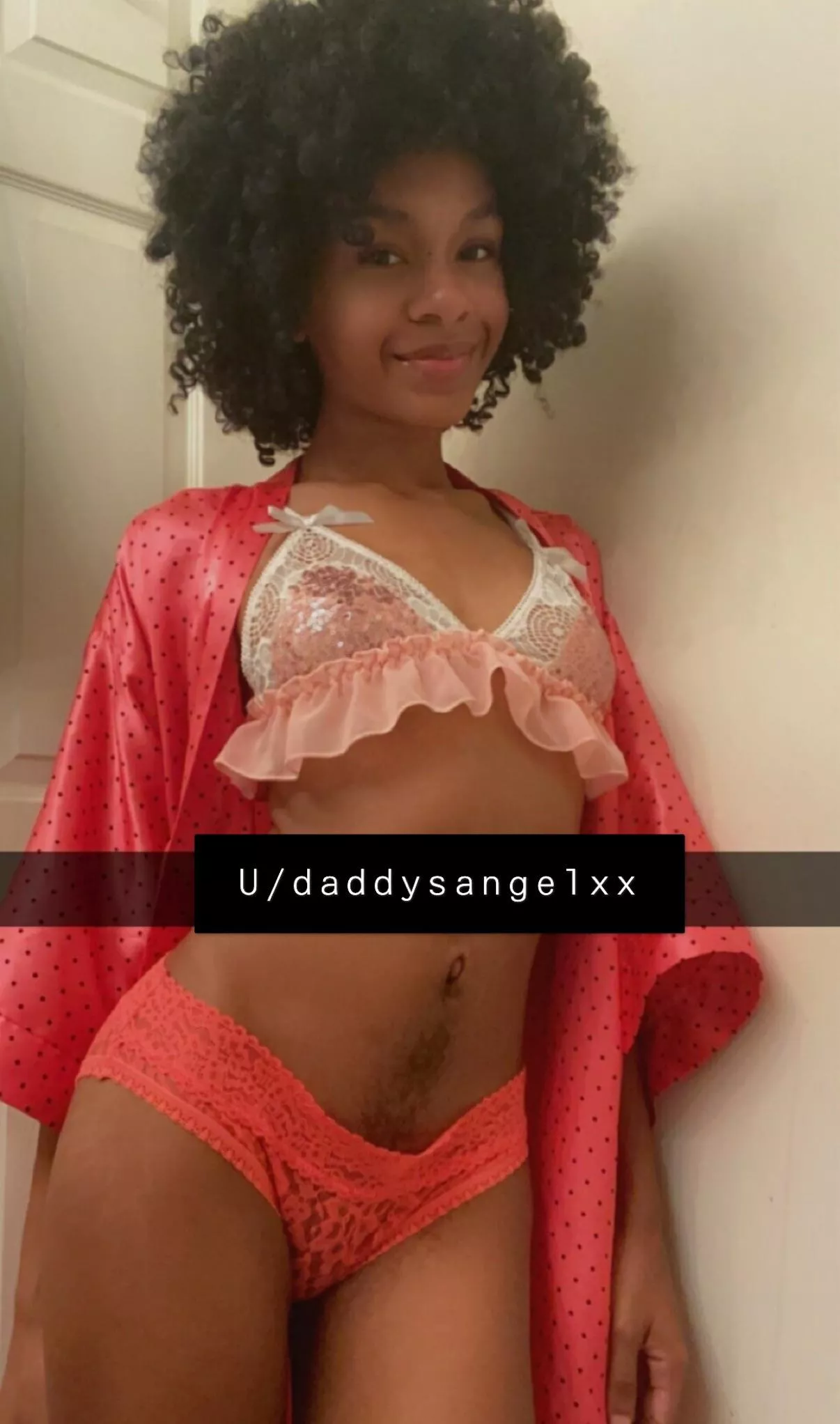 do I look cute in pink? 💓 posted by daddysangelxx