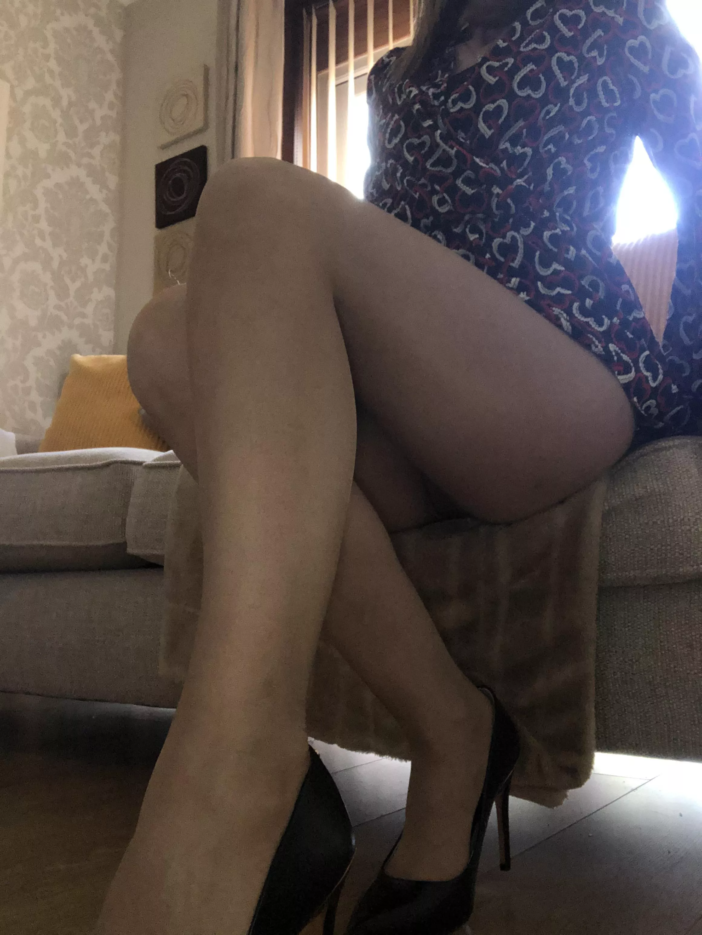 Do I look good in pantyhose 😘 posted by Misstights