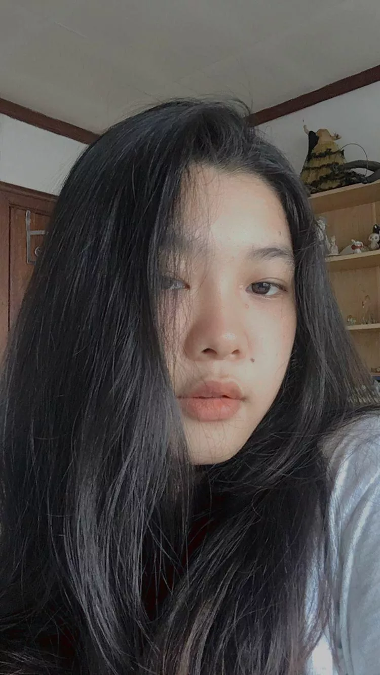 Do I look messy or majestic? (Chinese X Filipina) posted by cryingintomymanga_