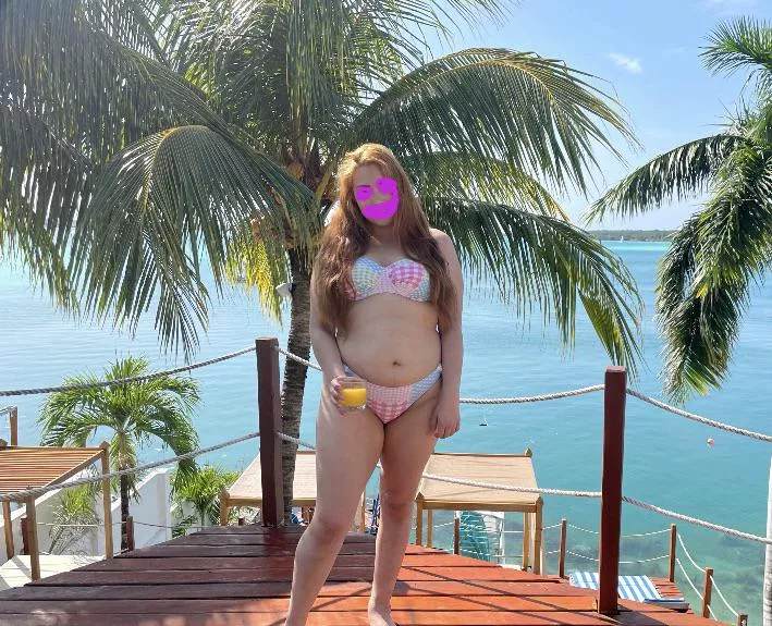 Do I look ok in a bikini? 😁 FREE subscription 😘💕 posted by penelopelandd