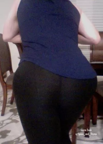 Do these leggings make my ass look good? posted by Space_and_Thyme